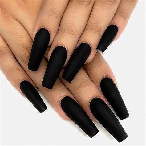 black nails acrylic